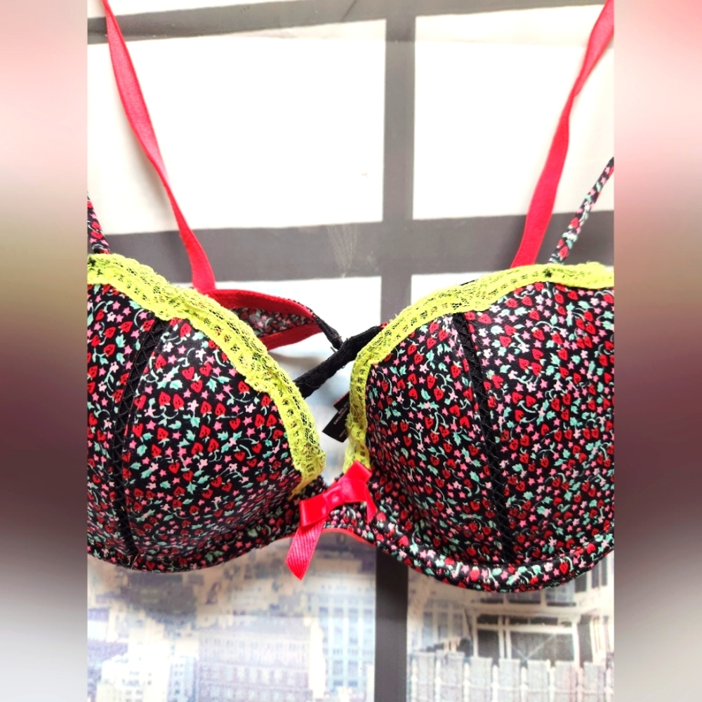 Sexy Little Thing VS Bra